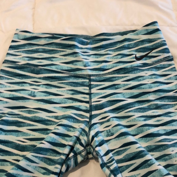 Multi-colored Nike dri-fit workout capris - Picture 2 of 4